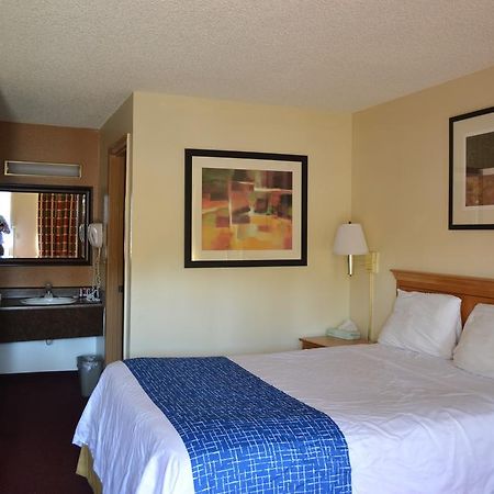 Travelodge By Wyndham Sea-Tac Airport North Таквила Экстерьер фото