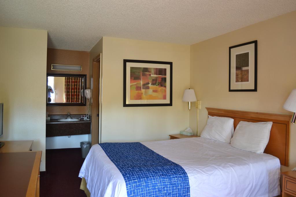 Travelodge By Wyndham Sea-Tac Airport North Таквила Экстерьер фото