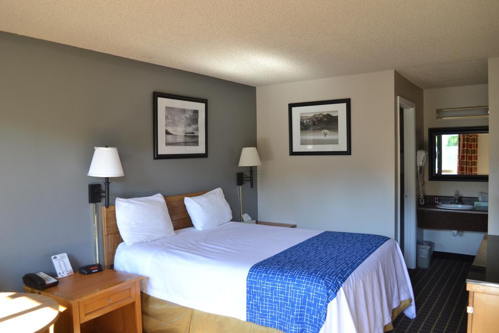 Travelodge By Wyndham Sea-Tac Airport North Таквила Экстерьер фото
