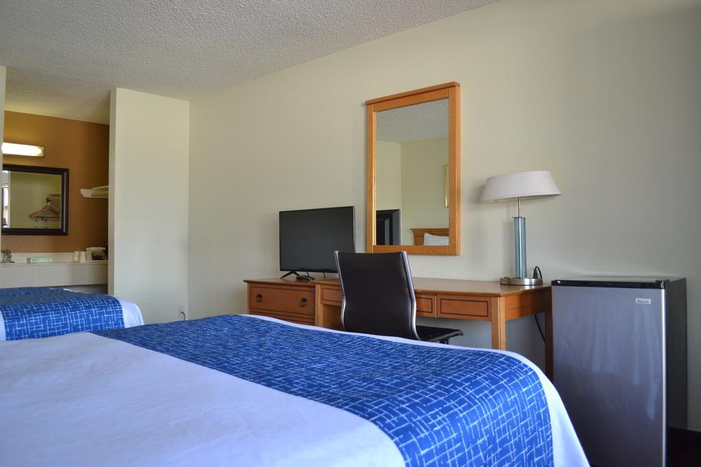 Travelodge By Wyndham Sea-Tac Airport North Таквила Экстерьер фото